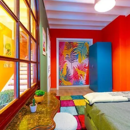 Maximalist House In Center Hotel Istambul