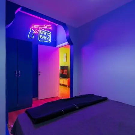 Maximalist House In Center Hotel *