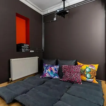 Maximalist House In Center Hotell *