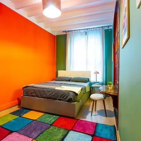 Maximalist House In Center * 이스탄불