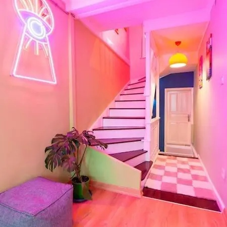 Maximalist House In Center Villa
