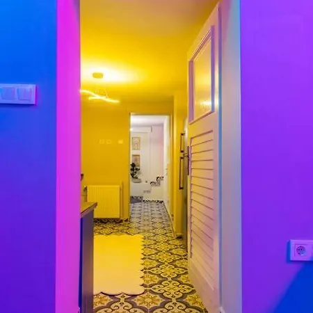Villa Maximalist House In Center Istanbul